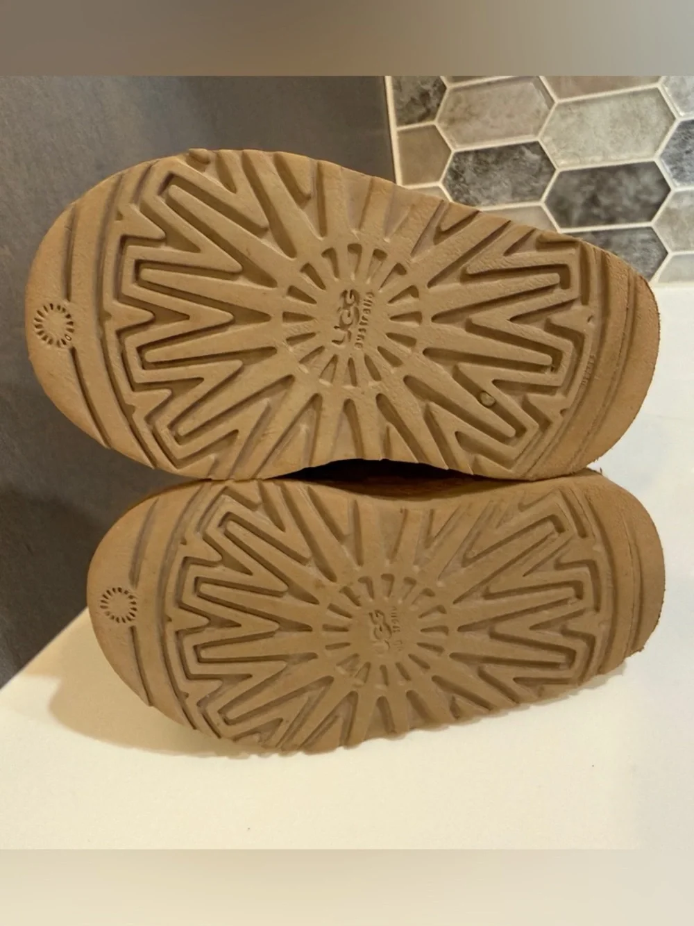 UGG - Girls Bailey Bow Boots, style# 3280T